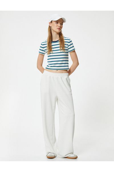 Koton Crew Neck Crop T-Shirt - Short Sleeve, Slim Fit