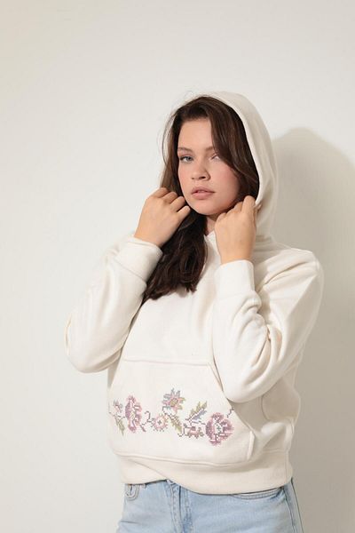 AMİDA Ecru Kangaroo Pocket Hooded Thessaloniki Sweatshirt - Embroidery Detailed, Model 2431