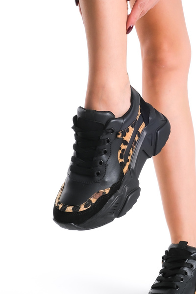 KYC KYCSHOES شواء أسود ليوبارد حذاء رياضي يومي كعب نعل سميك 5 سم نباتي/جلد