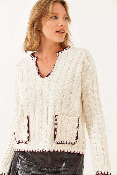 Bianco Lucci Women's V-Neck Shepherd Stitched Embroidered Detailed Pocket Knitwear Sweater 20247523