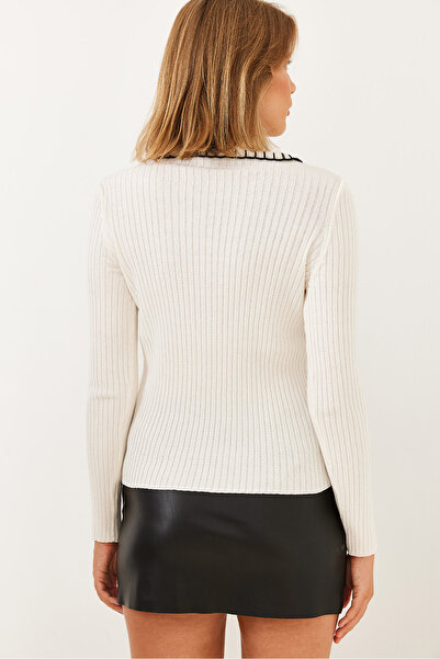 Bianco Lucci Women's Polo Collar Buttoned Knitwear Sweater 20247527