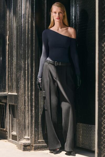 Seeh Siyah Kayık Yaka Uzun Kollu Kadın Body SH201