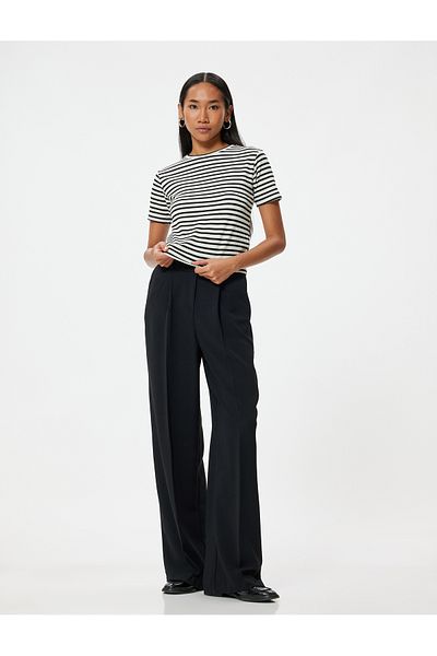 Koton Tricou cu mânecă scurtă cu mânecă scurtă, cu nervuri, cu dungi