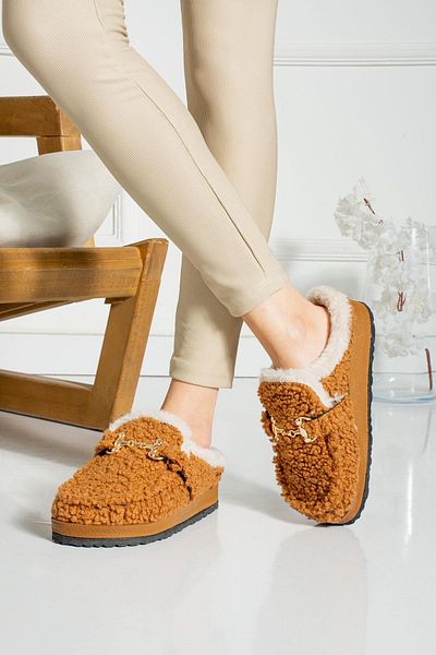 ShoeTek Γυναικείες παντόφλες Lamia με αγκράφα και γούνα στο εσωτερικό