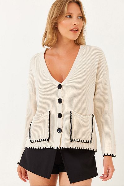 Bianco Lucci Damen-Strickjacke mit Hirten-Nähten, detaillierten großen Taschen und vier Knöpfen, langärmlig 20246227