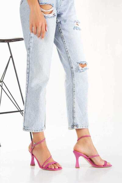 Miss Mitto Kadın Fuşya Suni Deri Cilt Kelebek Toka Detaylı Bilekten Ayarlamalı Kadeh Topuklu Ayakkabı