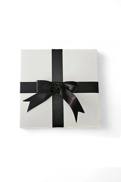 HEDİYEDİYE White Gift Box with Black Ribbon - Empty