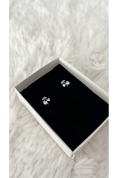 ATELİER GİZEM Xuping kararmaz gümüş renkli çelik çocuk küpesi