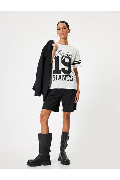 Koton Übergroßes T-Shirt aus bedruckter Baumwolle mit Rundhalsausschnitt und kurzen Ärmeln
