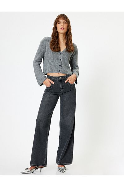 Koton V-Neck Buttoned Long Sleeve Knitted Cardigan