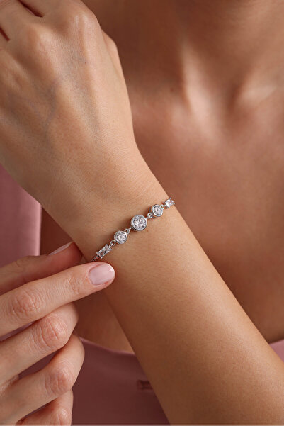 Nereze 925 Ayar Gümüş Rodyum Kaplama Ayarlanabilir Asansörlü Üçtaş Model Bile...