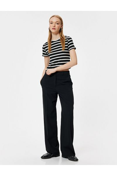Koton Crew Neck Slim Fit Basic T-Shirt - Short Sleeve