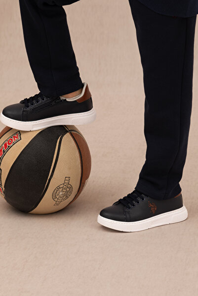 U.S. Polo Assn. حذاء رياضي للأولاد باللون الأزرق الداكن 50277225 -VR033
