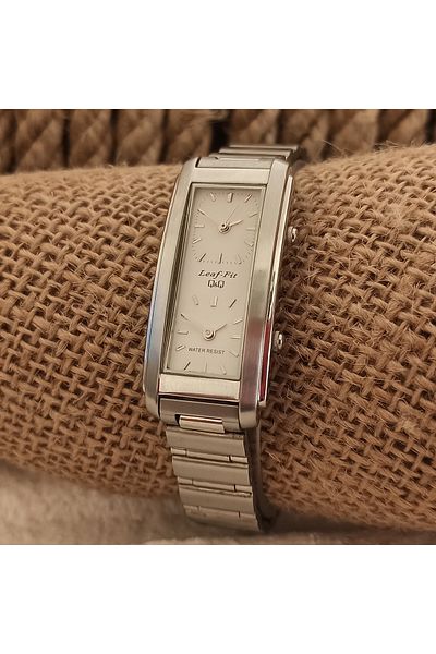Q&Q Leaf-fit W321-201 Women's Wristwatch