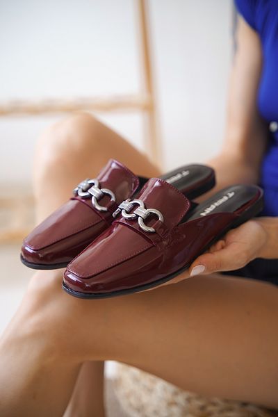 Taran Chain Detailed Closed Toe Women's Slippers - Flat Sole Jayla