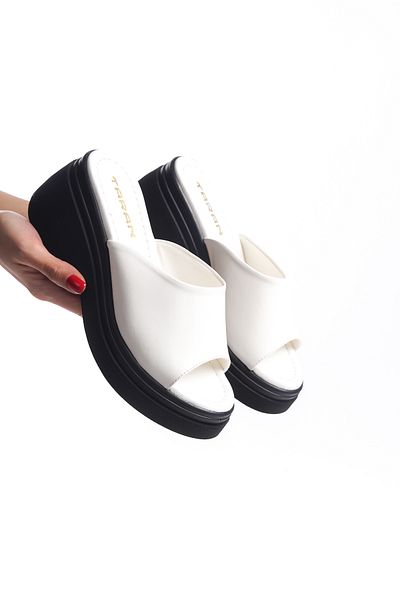 Taran Women's Thick Heeled and Combat Slippers - Banded Lori