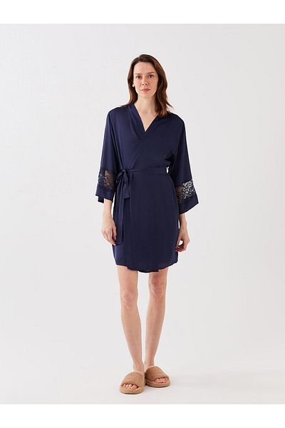 LC Waikiki Lw – Damen-Morgenmantel aus Satin mit Schalkragen und Spitzendetail, langen Ärmeln