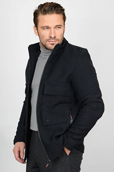 Edwox Тъмносиньо прилепнало мъжко палто - джобни детайли и подплата Edw033