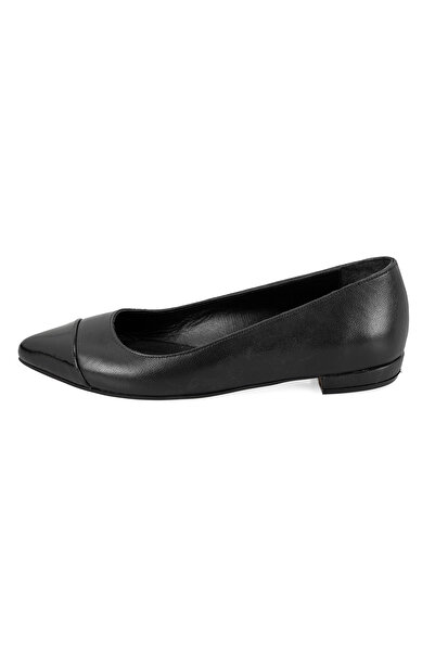 Desa Women's Black Leather Ballerinas