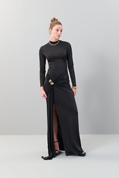 Roman Gold Metal Aksesuarlı Derin Yırtmaçlı Maksi Boy Elbise Siyah K2511315_001