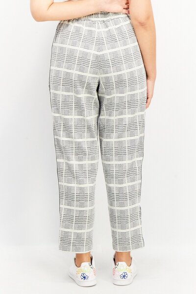 Ellesse Women Sportswear Fit Brand Logo Training Track Pants, Black