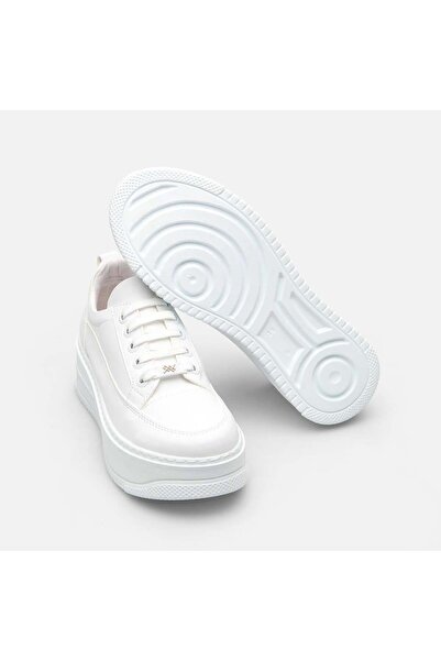 Yaya by Hotiç White Yaya Women's Sports Shoes