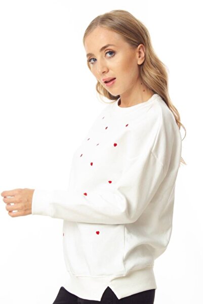 Ded COLLECTION Дамски ежедневен бял суитшърт с червени сърца и кръгло деколте