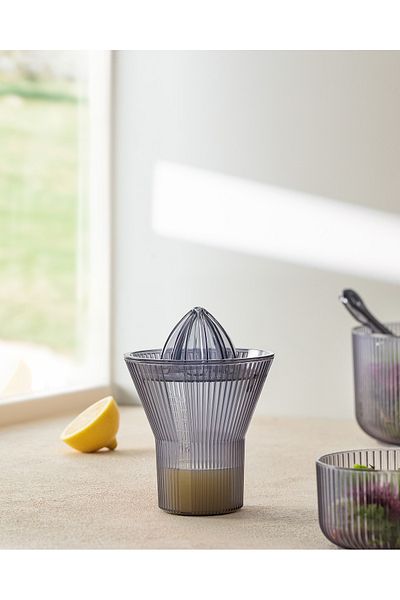 Madame Coco Henric Citrus Juicer - Comfortable Cut