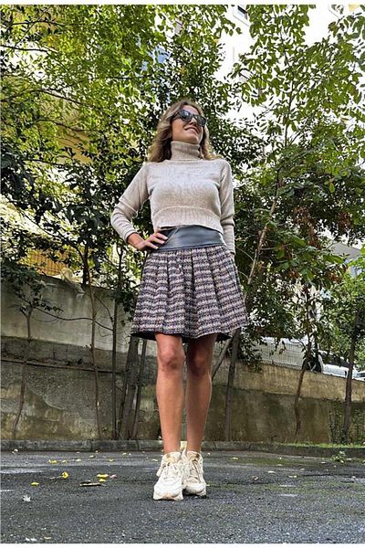 BEBE PLUS Tweed Skirt with Leather Detail on the Waist