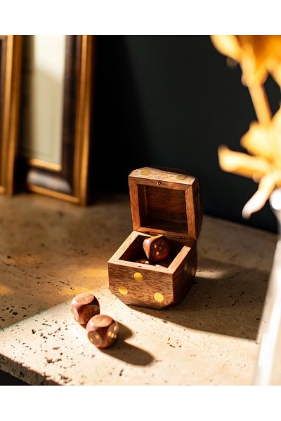 Madame Coco Raina Box - Fashionable and Convenient Design