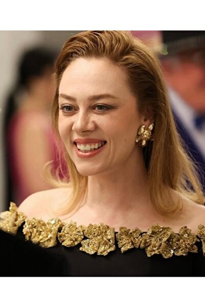 Brillo Marka Muadili Gold Çiçekli Demet Evgar Bahar Küpe