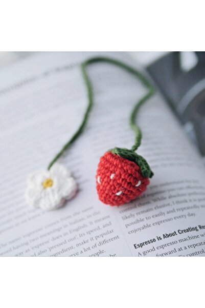 PERFECT Çilek Amigurumi Örgü Kitap Ayracı, Çanta Süsü, Dikiz Aynası Süsü, Kitap Severler için Hediye