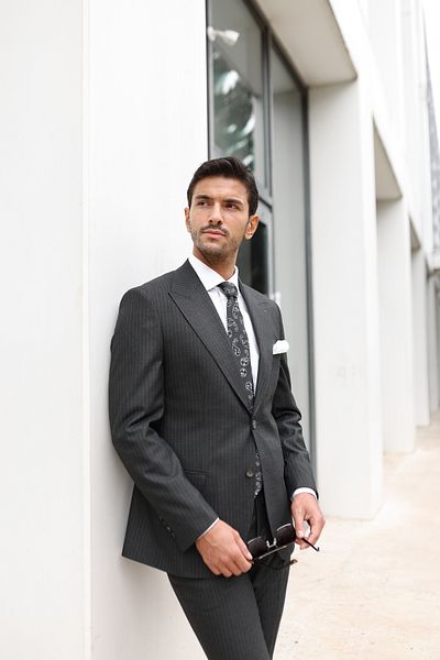 AEK FIORE Men's Gray Striped Suit