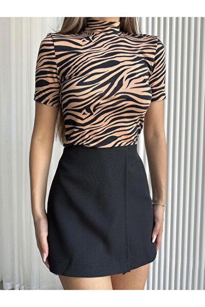 mydukkan.co الوقوف الرقبة منقوشة قصيرة الأكمام بلوزة تان زيبرا