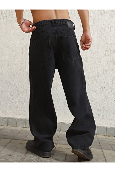 Hubberholme By Styli Relaxed Fit Mid Rise Distressed Jeans