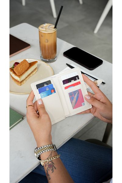Crew Leather Miami Women's Wallet - Lock Detailed