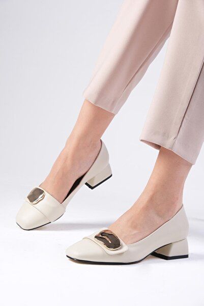 Mio Gusto Darcy Beige Color Blunt Toe Women's Short Heeled Shoes