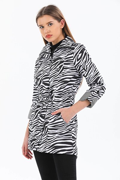 Mossta Дамски бял палто с колан