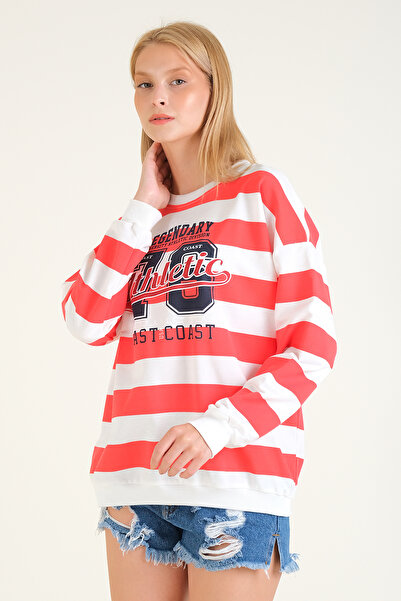 Giyim Dünyası Red Oversize Sweatshirt - Women's Printed Striped