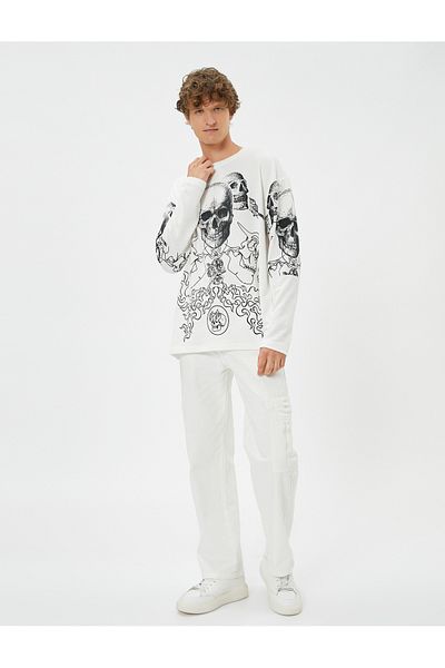 Koton Pullover mit Totenkopf-Print, Rundhalsausschnitt und langen Ärmeln