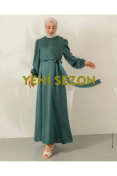 Meri Store Çapraz Kemerli Zümrüt Yeşili Elbise
