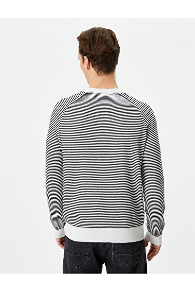 Koton Πλεκτό πουλόβερ με λαιμόκοψη με υφή μακρυμάνικο