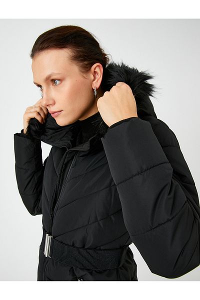 Koton Jachetă pufă lungă cu detaliu din blană artificială și curea