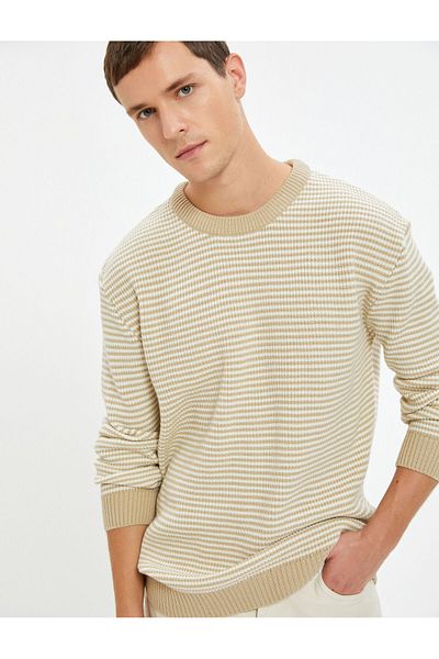 Koton Strickpullover mit Rundhalsausschnitt und langen Ärmeln