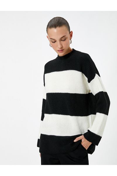 Koton Gestrickter Pullover mit tiefer Schulterpartie und leichtem Stehkragen