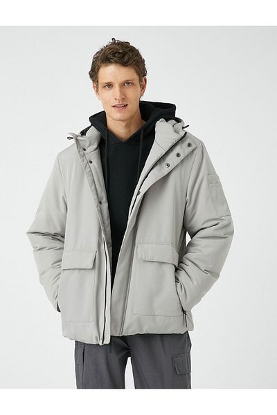 Koton Anorak mit Kapuze, Taschendetail, Reißverschluss und Druckknöpfen