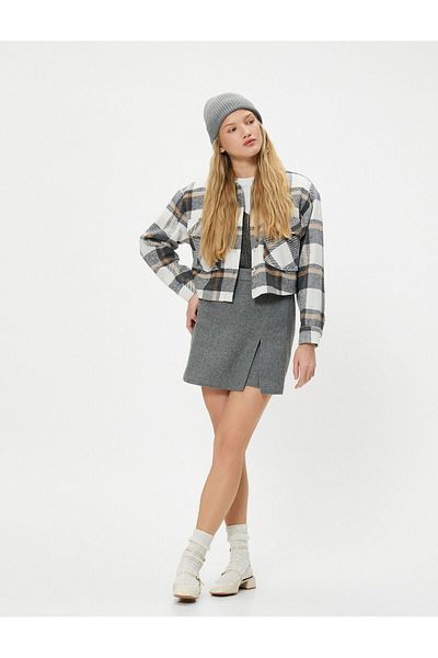 Koton Crop-Shirt-Jacke mit langen Ärmeln, weich strukturierter Pattentasche, detailliert