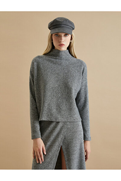 Koton Μακρυμάνικο μπλουζάκι Şahika Ercümen Stand γιακά