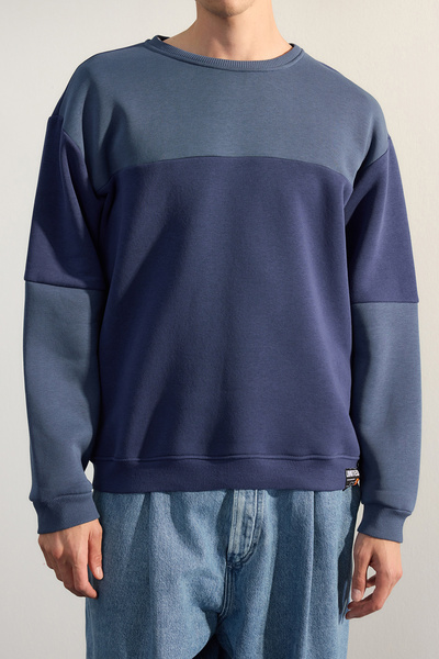 Trendyol Collection Námořnická modrá oversize mikina Color Block – Fleece, Tmnaw25Sw00013