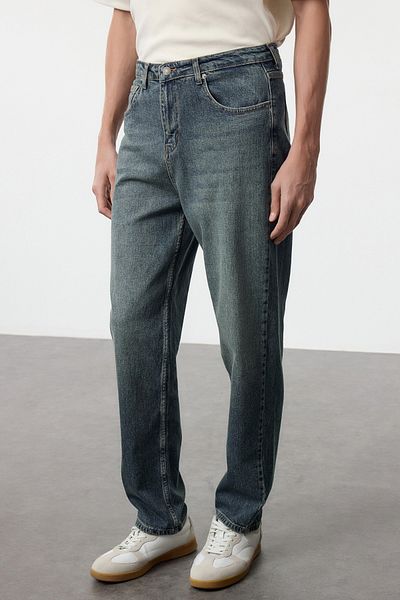 Trendyol Collection Sötétkék Distressed Effect Baggy/90-es évek Straight Fit Jeans Laza farmer nadrág TMNSS24JE00012
